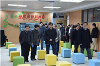愉小发展气贯长虹,领导关怀暖如春风