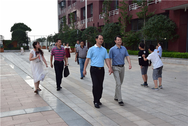 衡阳市教育局、蒸湘区区领导一行莅临我校指导工作
