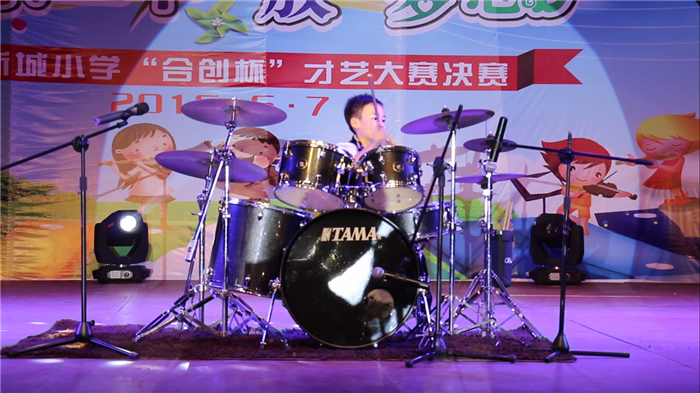 一年级(  )班罗之南 架子鼓 逆战