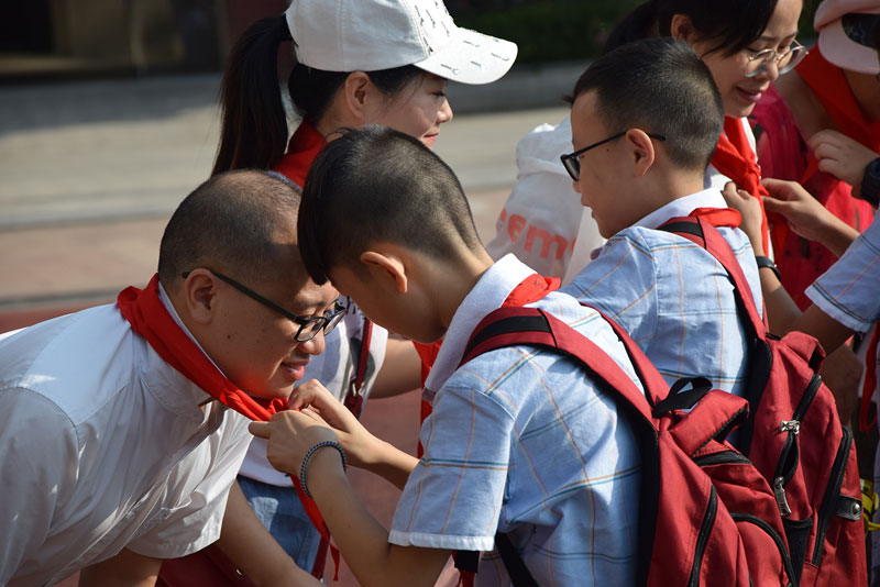 促进步表彰先进  树榜样开创未来 --记愉景新城小学2019年教师节表彰大会