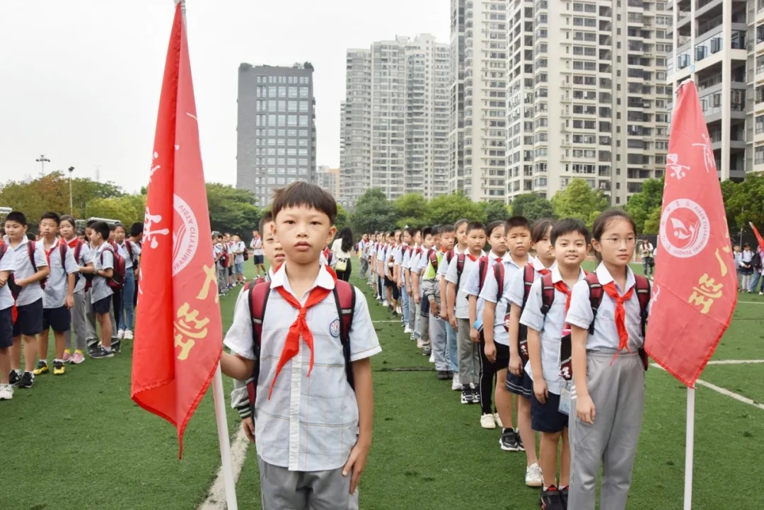 愉景学校·开学第一课 纪念抗战75周年--“大手拉小手”徒步陆家新屋活动
